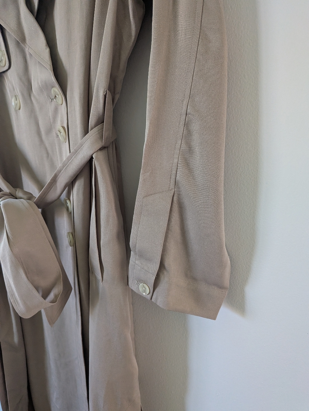 NWT! Darling Overcast Lightweight Belted Trench Coat In Tan M - Picture 6 of 12